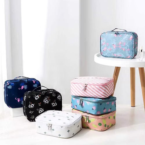 Waterproof 4 Partition Small Capacity Toiletry Bag (Random)