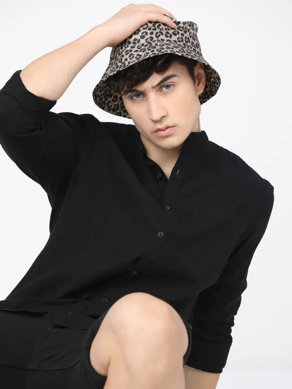 Suburbans Men Black Solid Slim Fit Casual Shirts