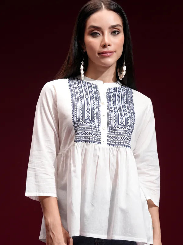 Suburbans Women Off White Printed Empire Tops