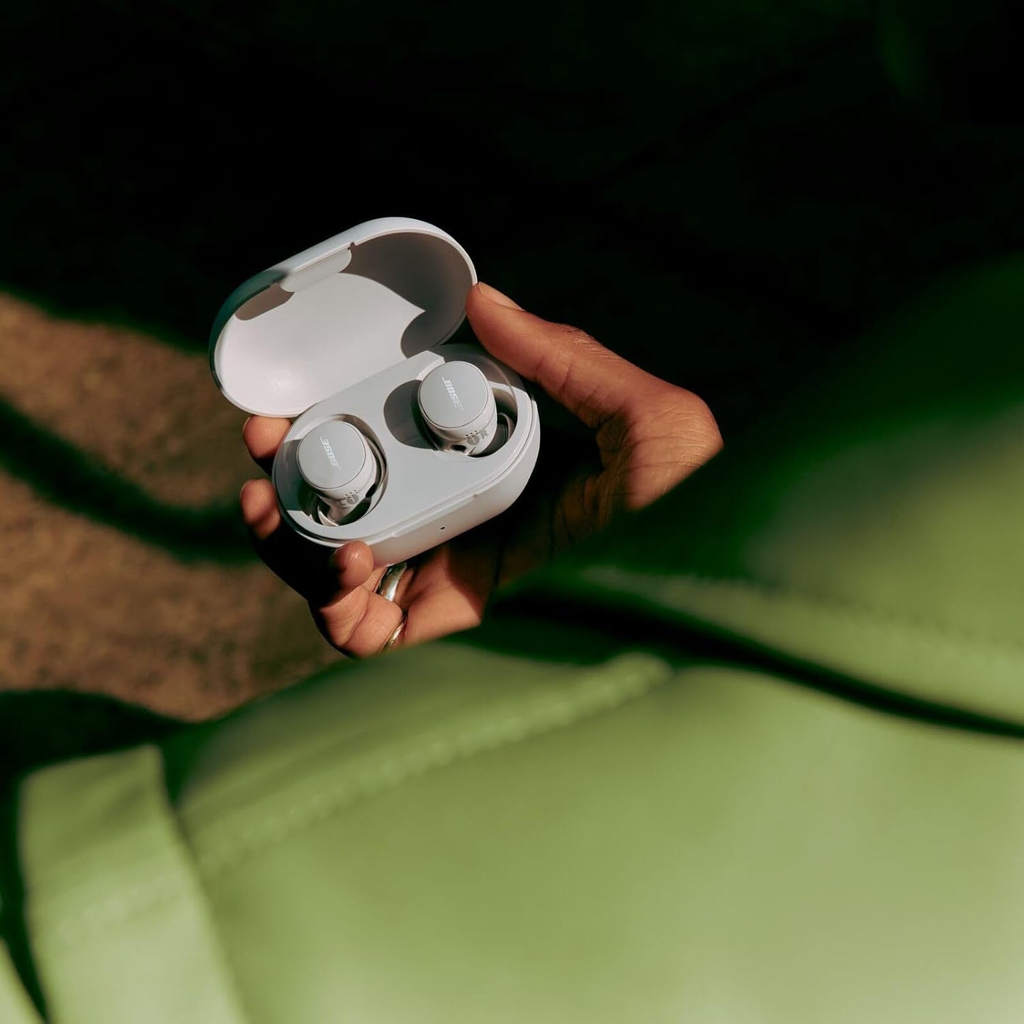 Bose New QuietComfort Wireless Noise Cancelling Earbuds, with Active Noise Cancellation White Smoke (Sealed pcak)