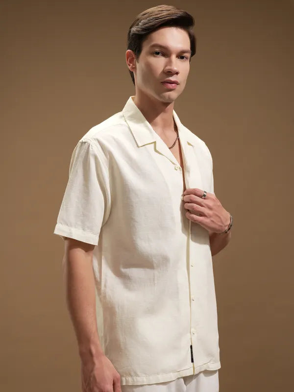 Suburbans Men Off White Self Design Relaxed Fit Casual Shirt