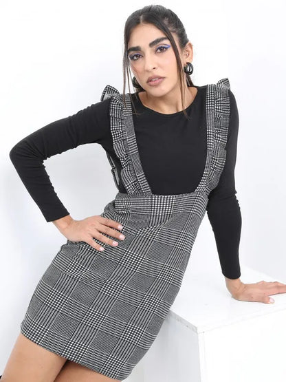 Suburbans  Women Black Checked Bodycon Dresses