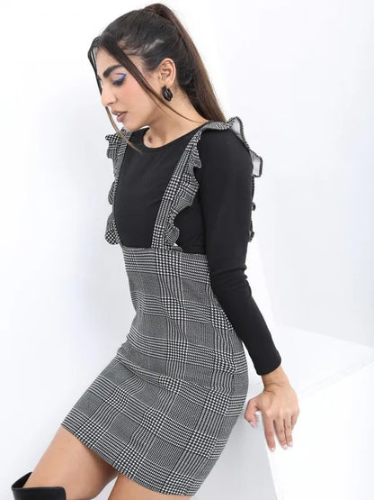 Suburbans  Women Black Checked Bodycon Dresses