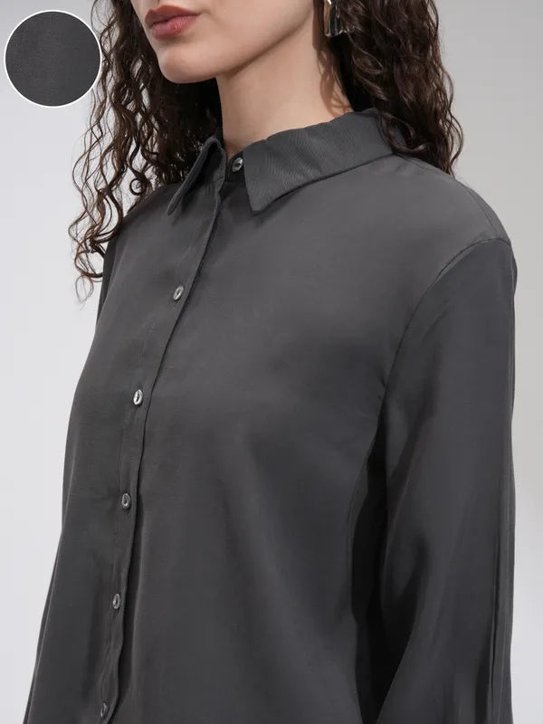 Suburbans  Women Charcoal Solid Relaxed Fit Casual Shirt