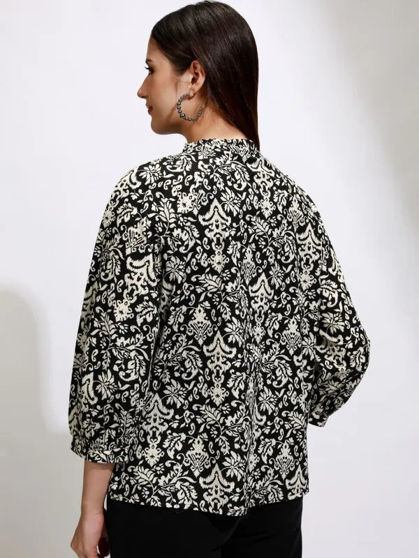 Suburbans  Women Black Printed Regular Top